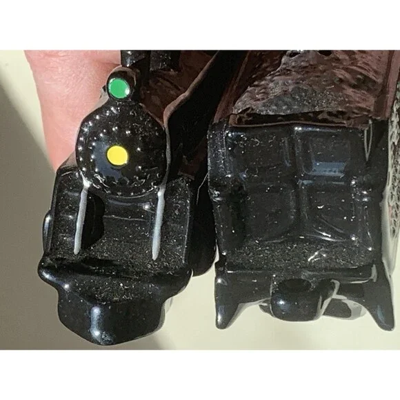 Enesco Corporation Lionel Trains Salt & Pepper Shaker Set - Picture 10 of 14